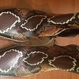 Gibson Latimar snake skin leather boots